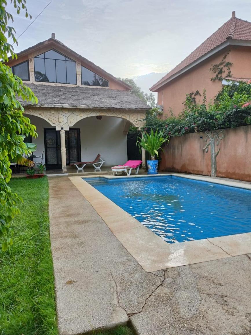 Villa Na Aldiana Saly Екстериор снимка